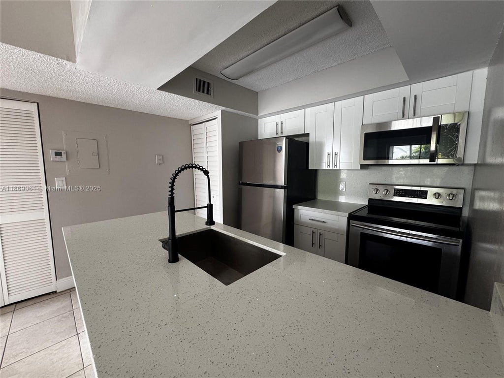 5780 Rock Island Rd 375, Tamarac