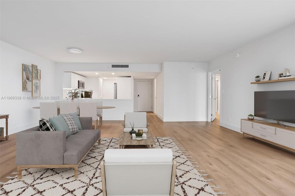 555 Ne 34th St 208, Miami