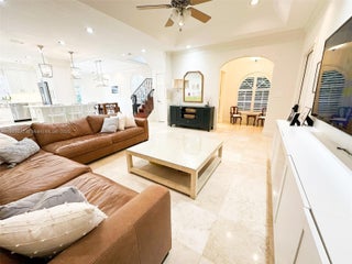 Photo of Listing #A11869627