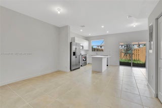 Photo of Listing #A11869742