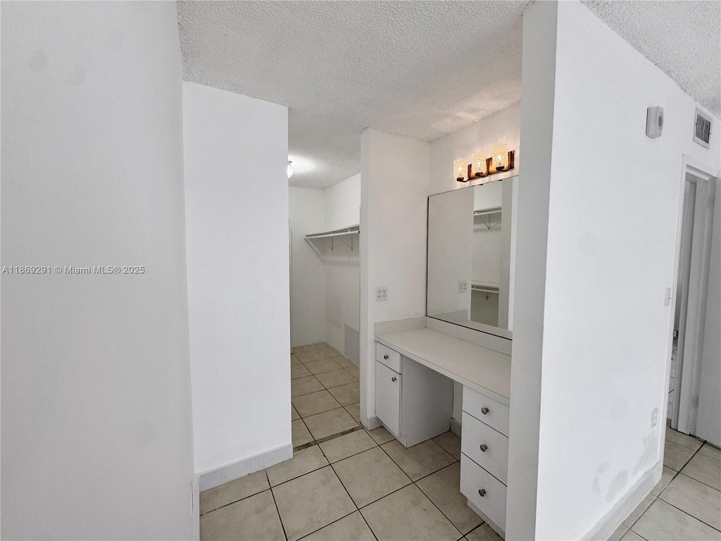 1225 Ne 124th St 38b, North Miami