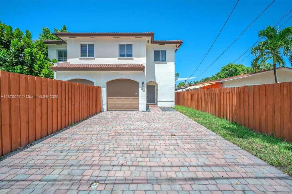 2621 Sw 18th St 2621, Miami