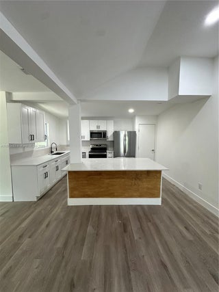 Photo of Listing #A11870493