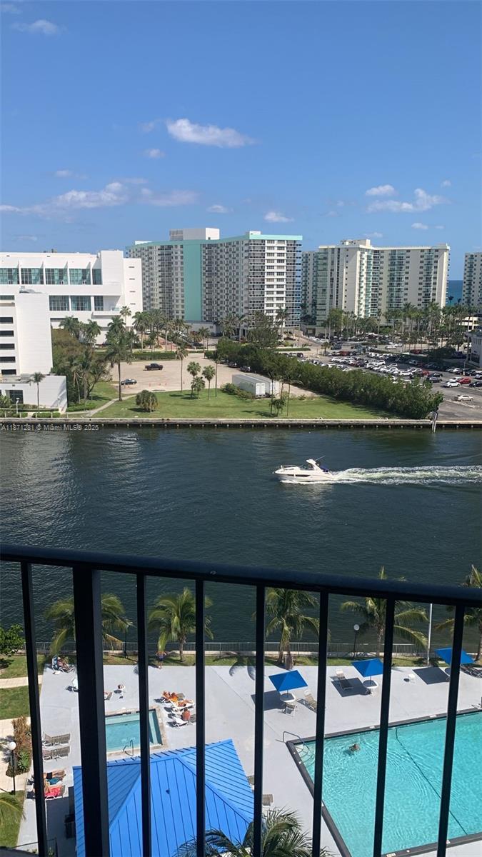 200 Leslie Dr 1106, Hallandale Beach