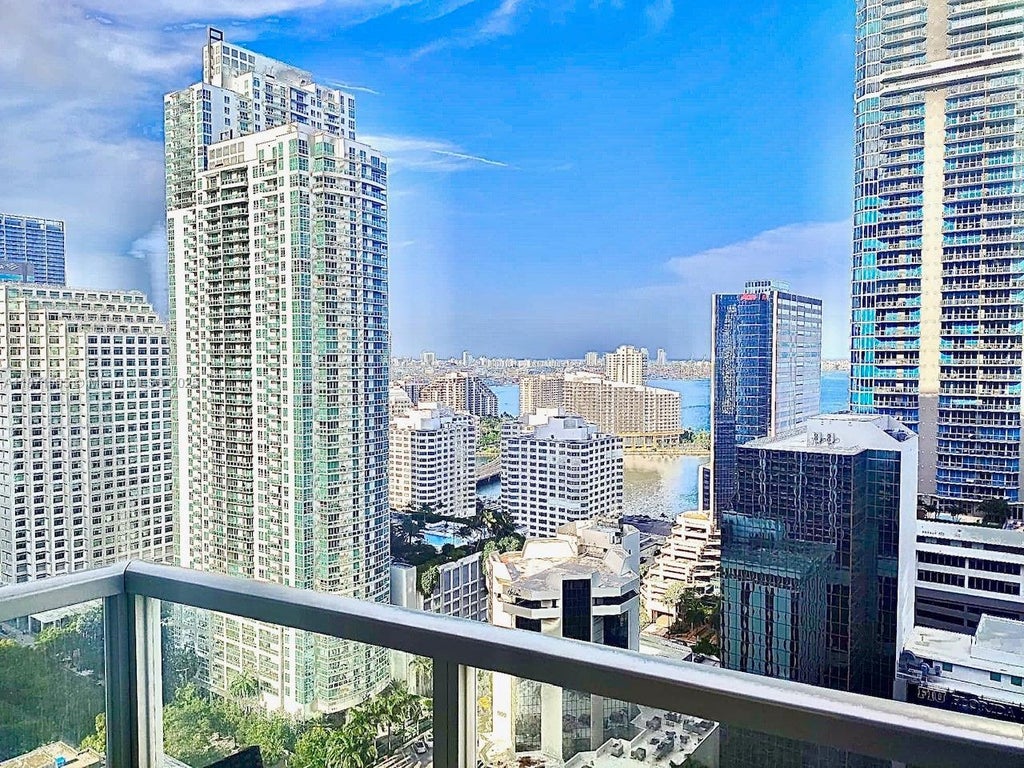 1050 Brickell Av 2808, Miami