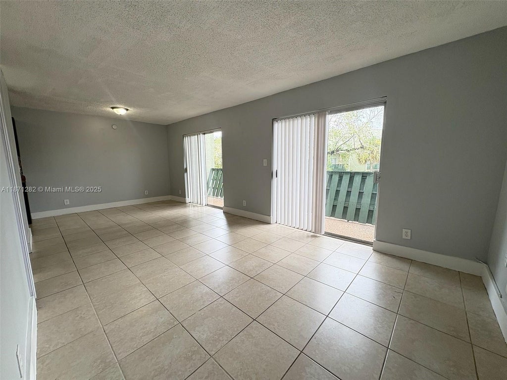 8913 Nw 28th Dr 38, Coral Springs