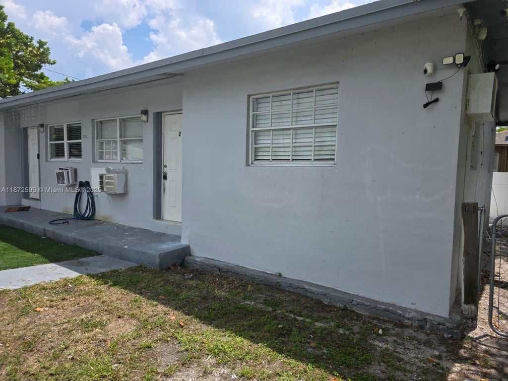 511 Nw 4th Ave 2, Hallandale Beach