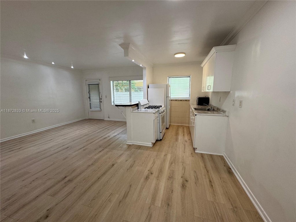 75 Washington Ave 3, Miami Beach