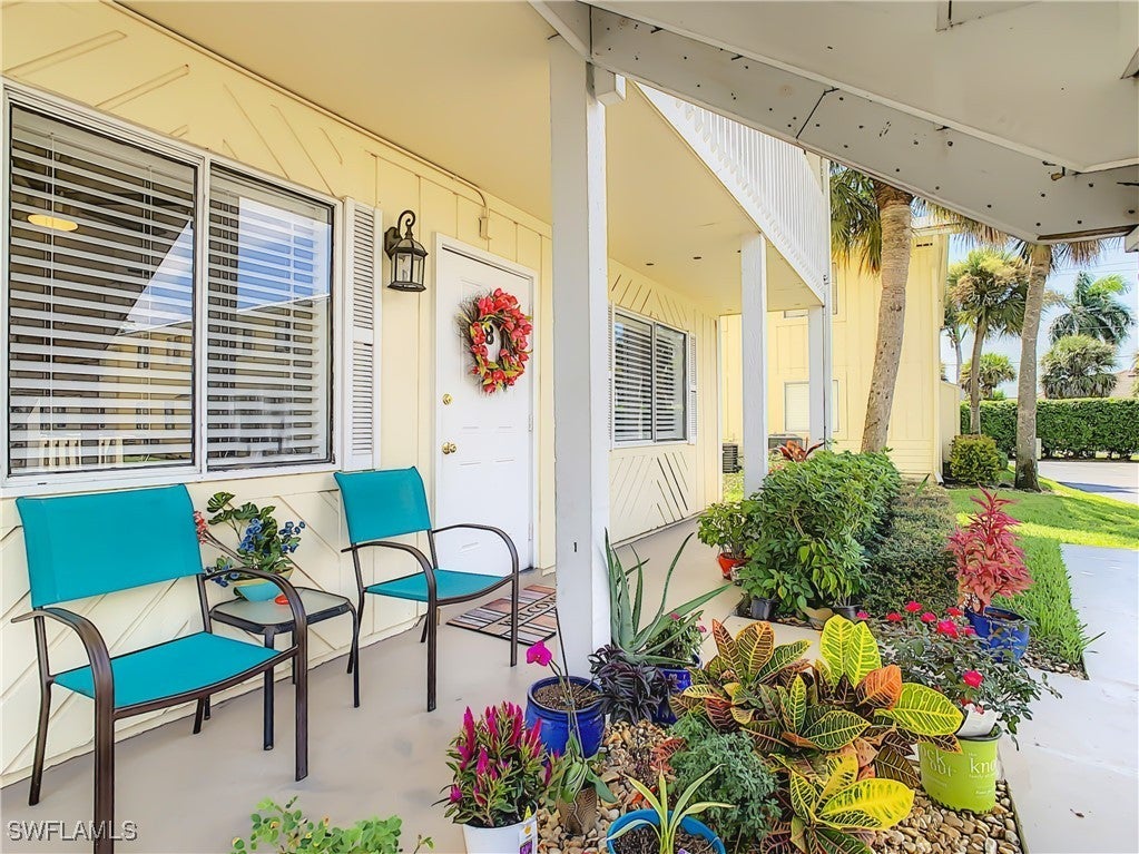 4625 Bayshore Dr D8, Naples