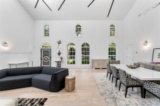 Photo of Listing #A11872241