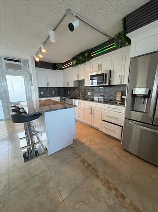 Photo of Listing #A11873941