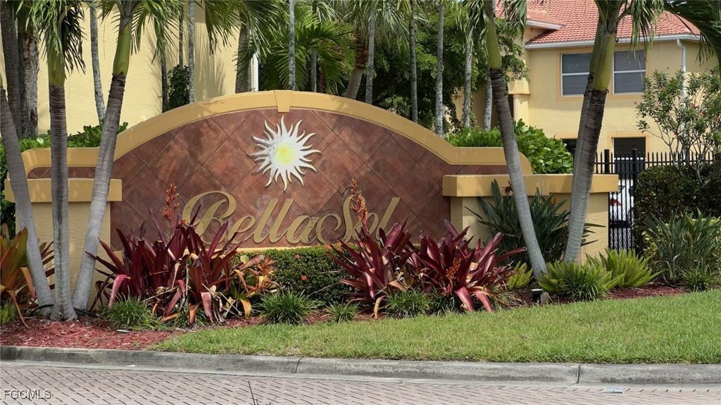 4327 Bellasol Cir 2721, Fort Myers