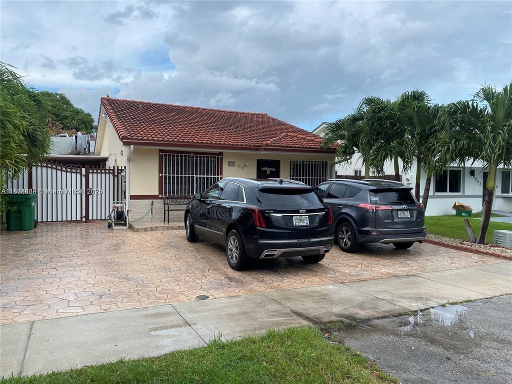 9075 Nw 117th Ter 9075, Hialeah Gardens