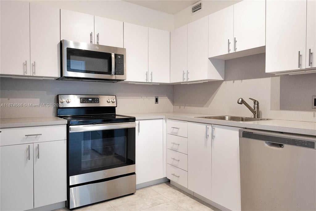 1985 S Ocean Dr 2c, Hallandale Beach