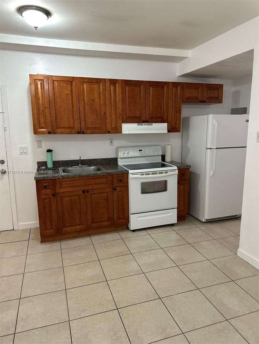 985 Sw 5th St 1, Miami
