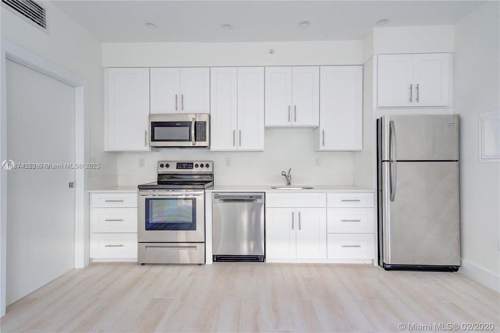 940 Michigan Ave 2, Miami Beach