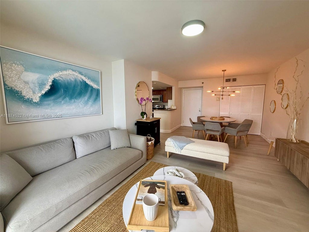 770 Claughton Island Dr 812, Miami