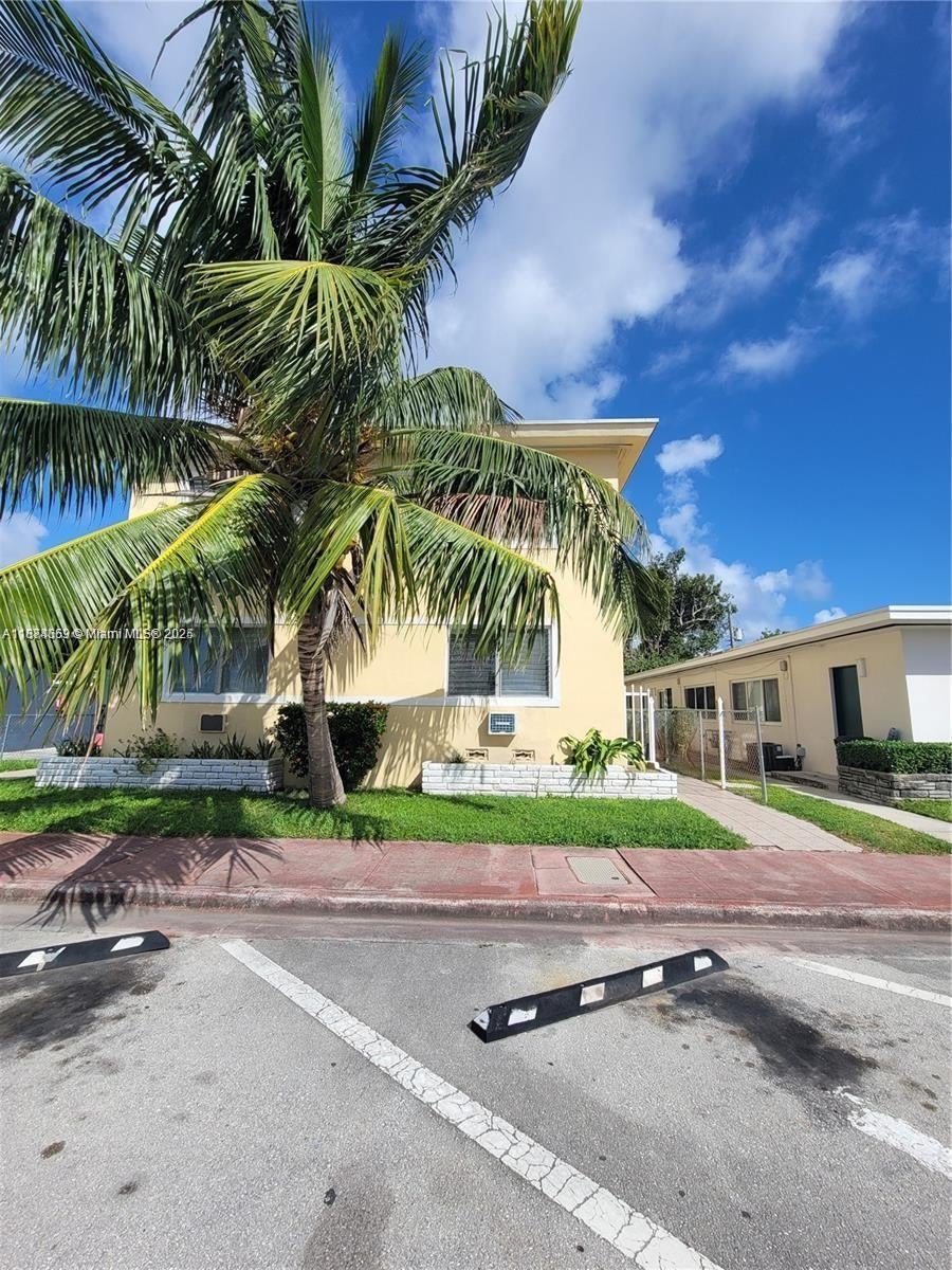895 80th St C, Miami Beach