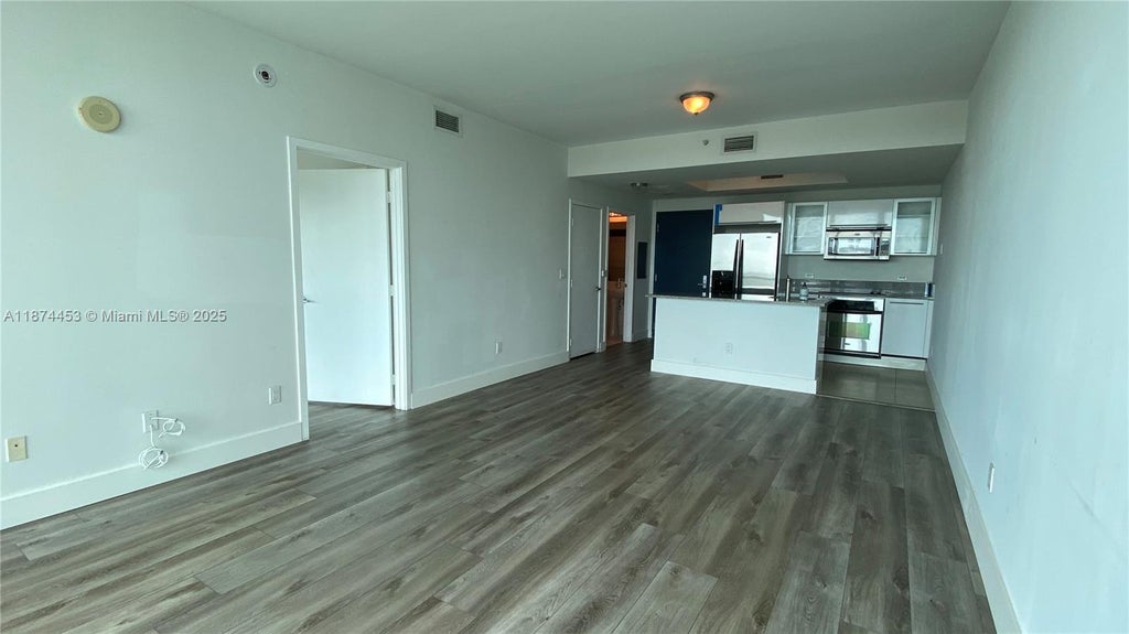 888 Biscayne Blvd 911, Miami