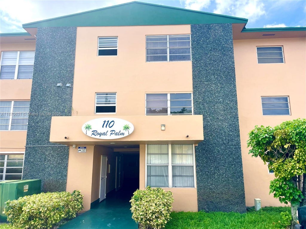 110 Royal Palm Rd 310, Hialeah Gardens