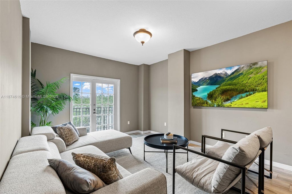 5271 Sw 8th St 315, Miami