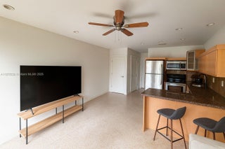 Photo of Listing #A11875530