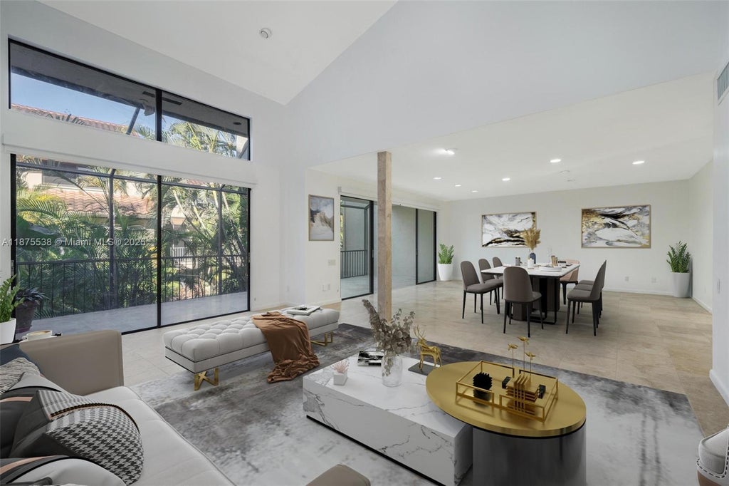 2000 S Bayshore Dr 61, Miami