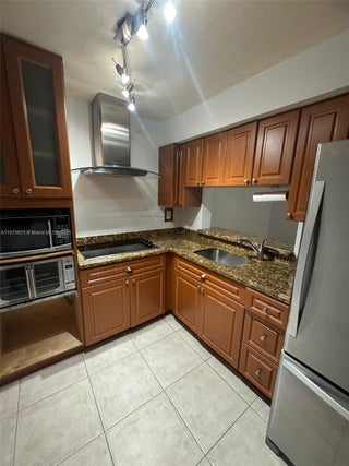 Photo of Listing #A11875675