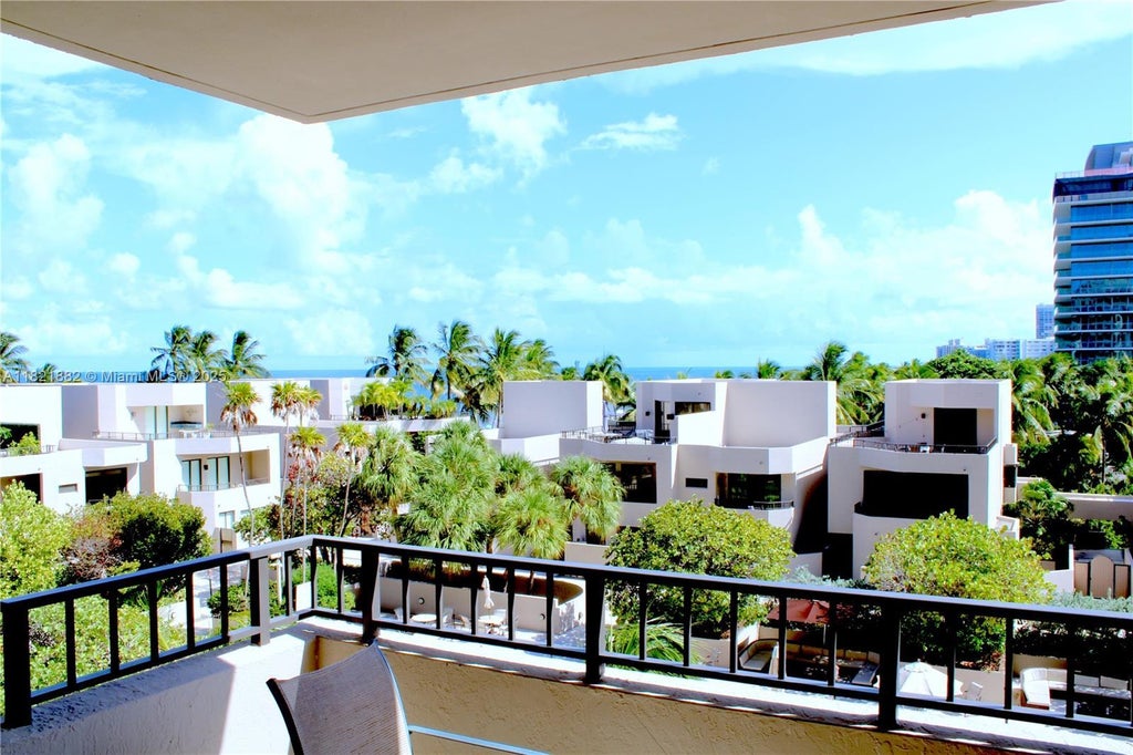 201 Crandon Blvd 439, Key Biscayne