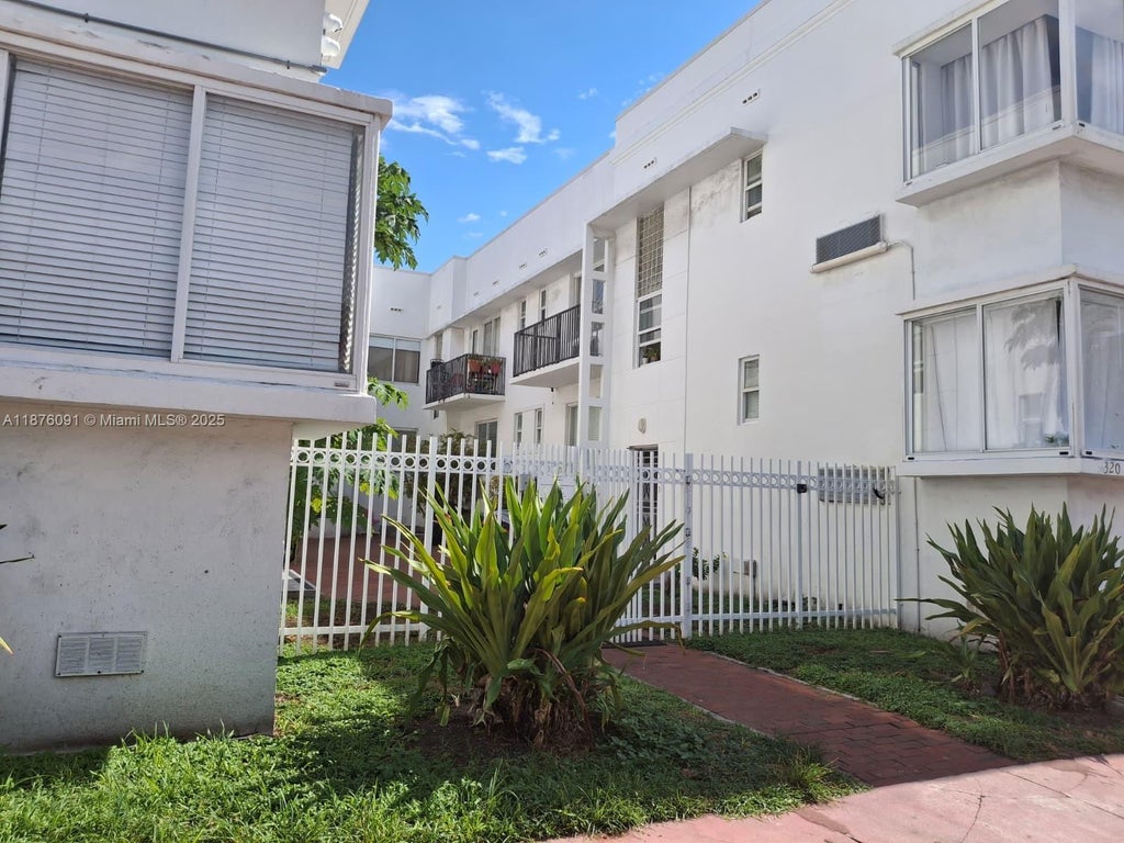 320 80th St 10, Miami Beach