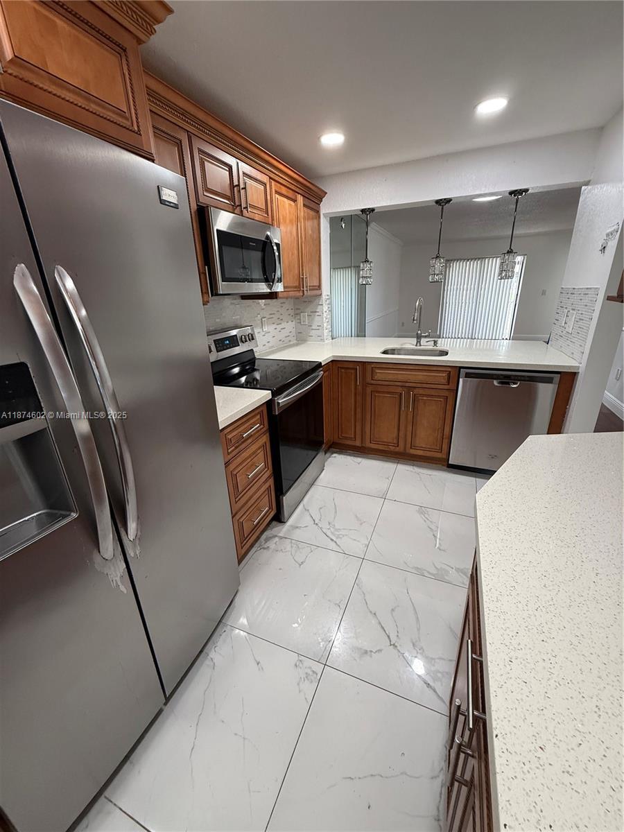 862 Ne 209th St 106-39, Miami