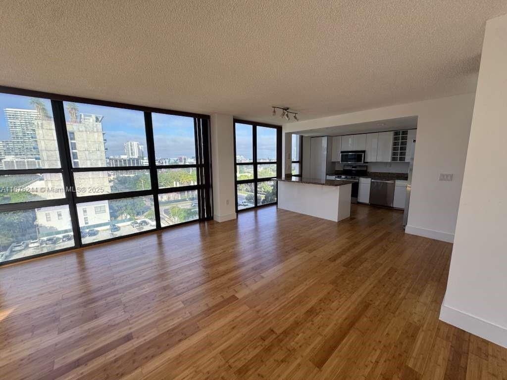 600 Ne 36th St 821, Miami