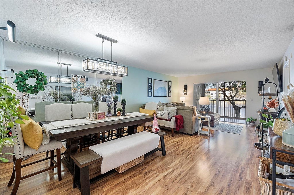 12901 Sw 15th Ct 208v, Pembroke Pines