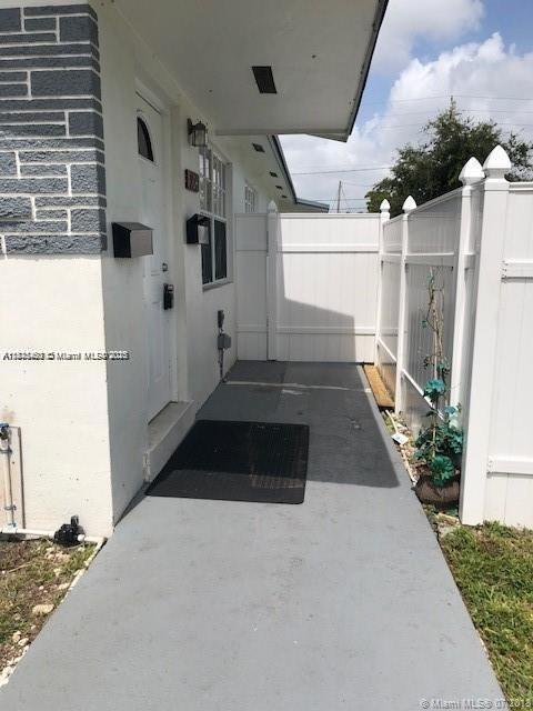 904 Sw 7th Ter 1, Hallandale Beach