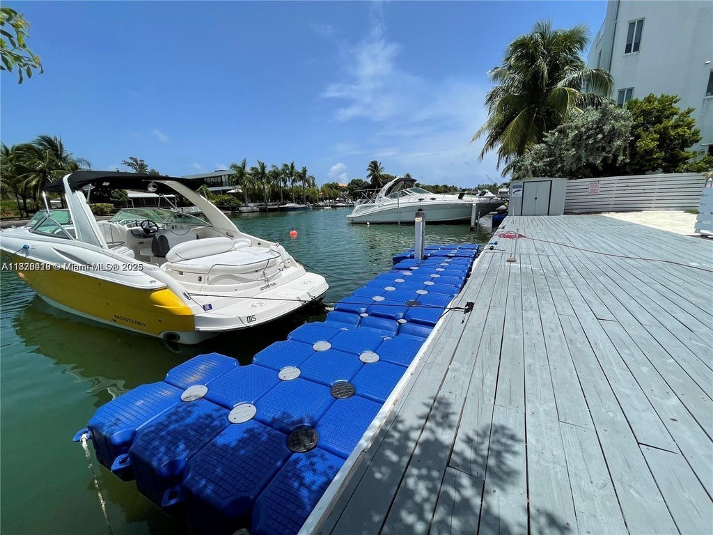 1995 Calais Dr 4, Miami Beach