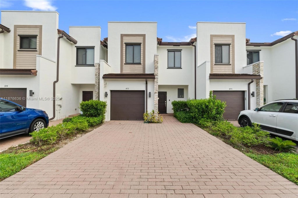 403 Ne 212th St 403, Miami