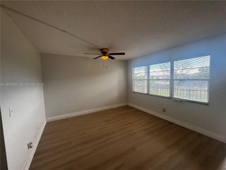 Photo of Listing #A11876845