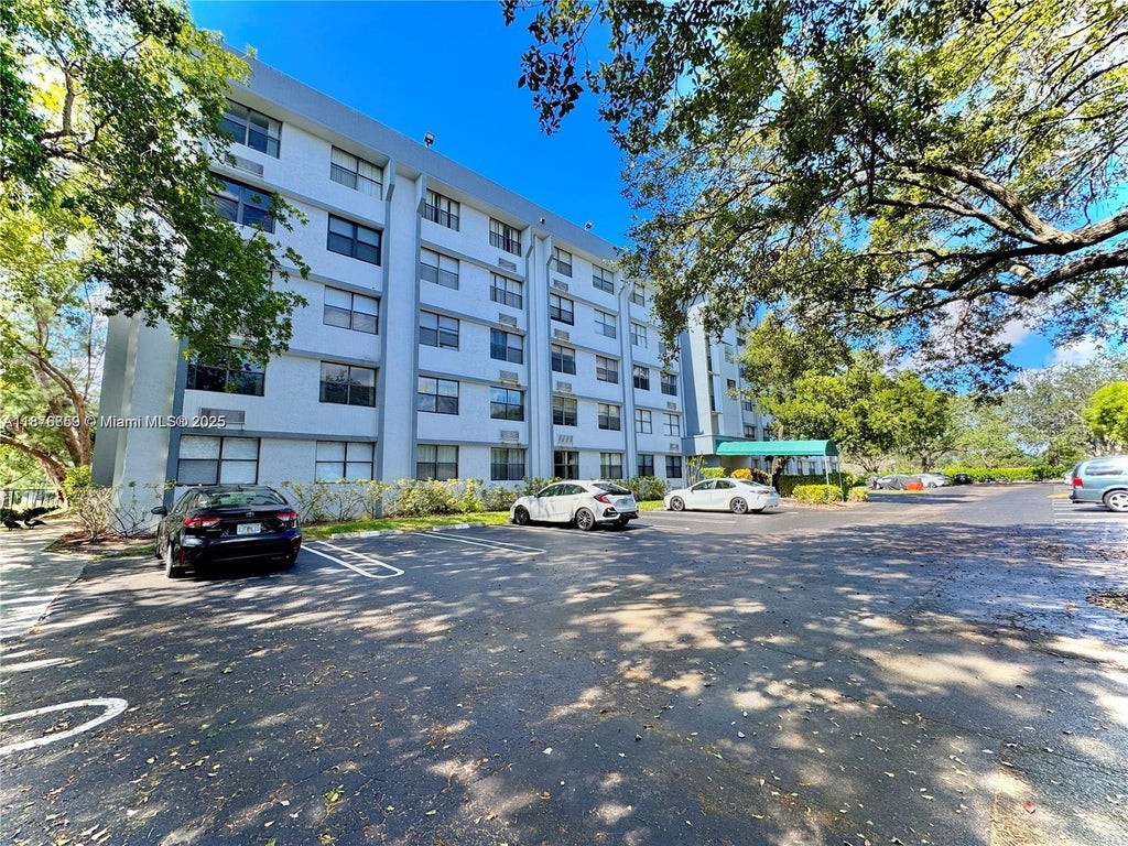 2401 Riverside Dr 511-b, Coral Springs