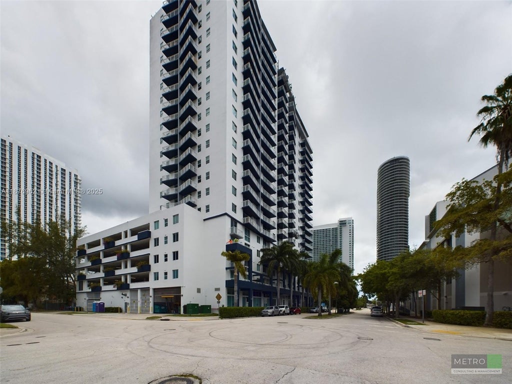 275 Ne 18th St 2007, Miami