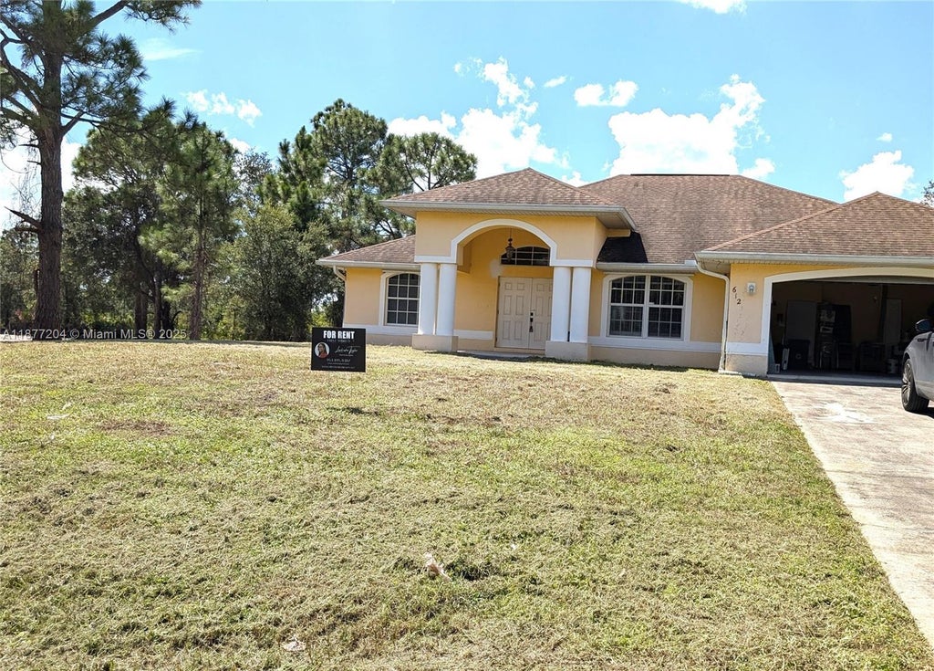 612 Columbus Blvd, Lehigh Acres