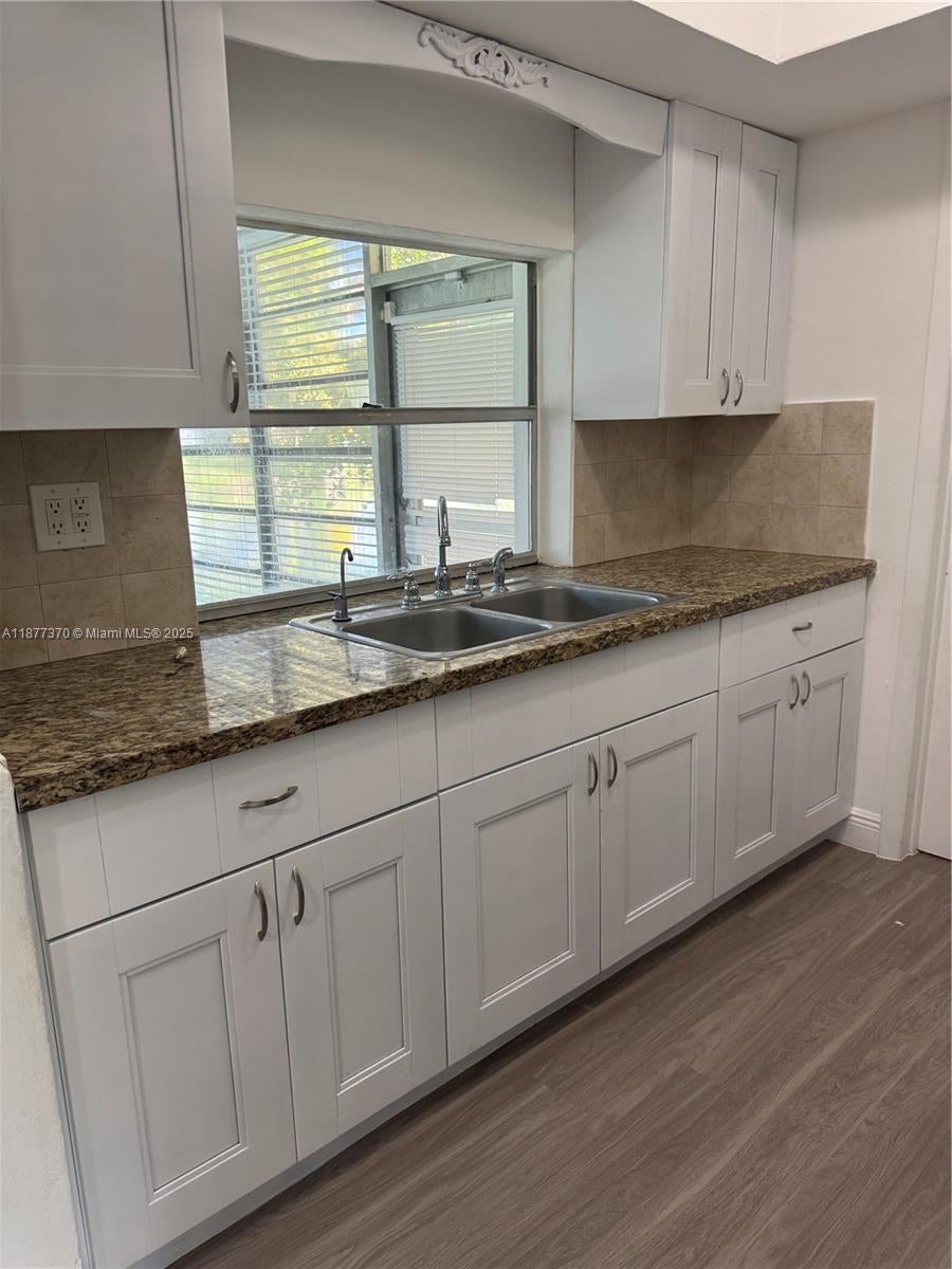 2985 Nw 69th Ave, Sunrise