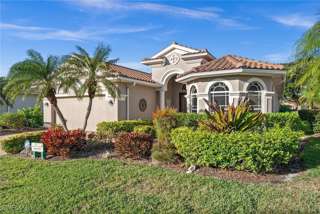 8792 Largo Mar Dr, Estero