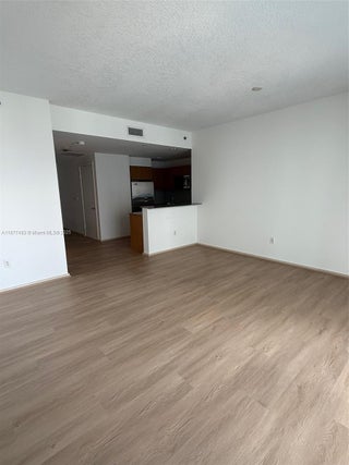 Photo of Listing #A11877493