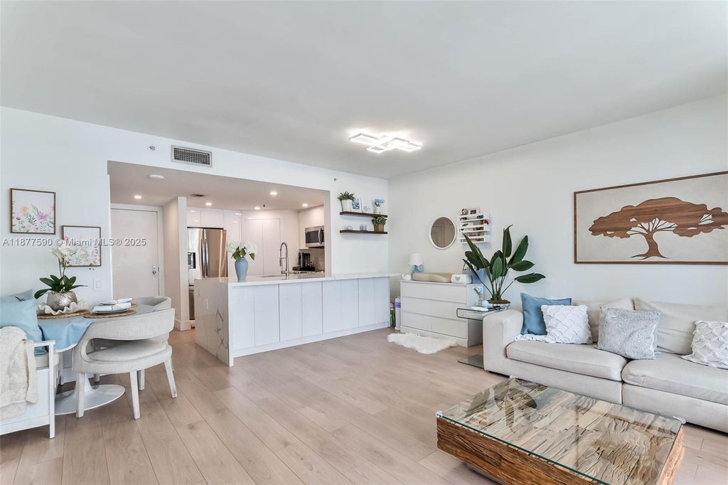 701 Brickell Key Blvd 808, Miami