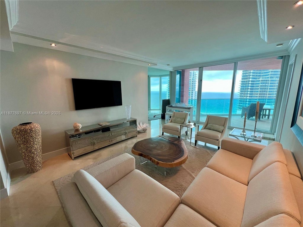300 S Pointe Dr 2806, Miami Beach