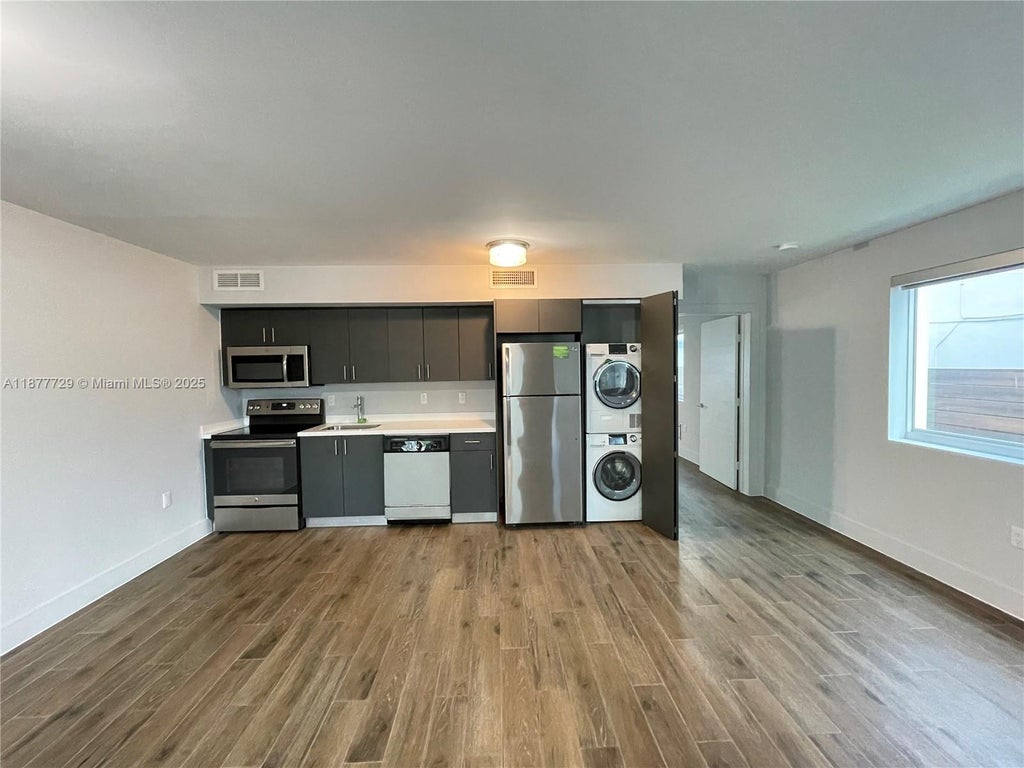 1501 Michigan Ave 18, Miami Beach