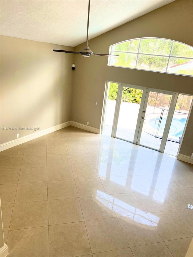 2 of 28 - 3381 Sw 51st St, Hollywood, FL