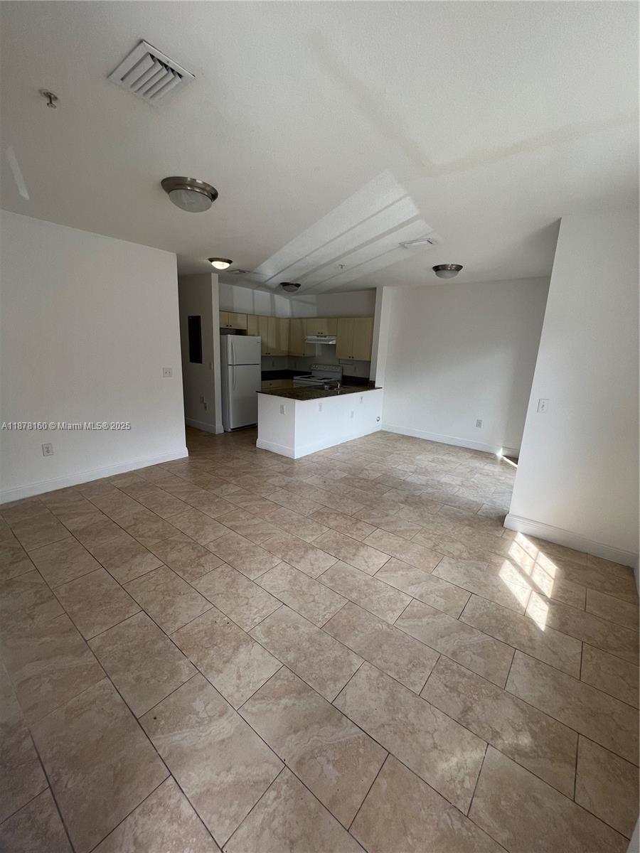 211 W 79th Pl 302, Hialeah