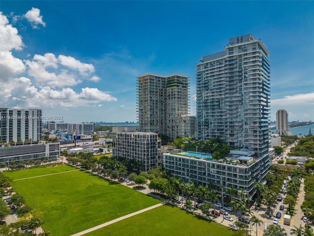 121 Ne 34th St 1501, Miami