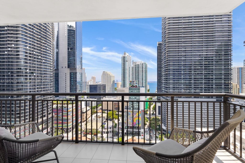 999 Sw 1st Ave 2502, Miami